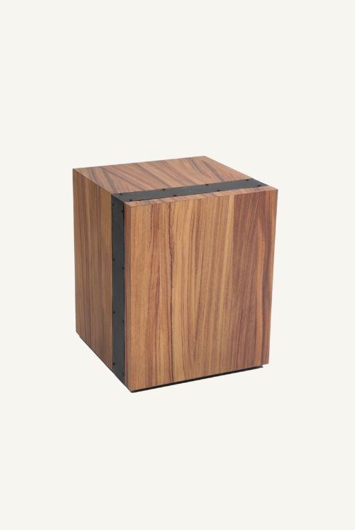 MESA LATERAL CALEB PAROTA